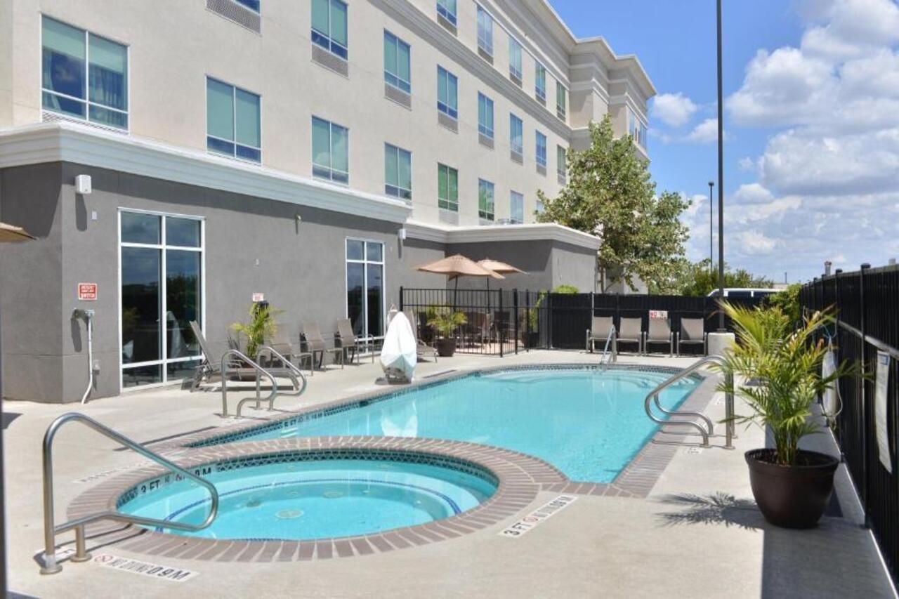 Holiday Inn Hotel & Suites Northwest San Antonio By Ihg Екстериор снимка