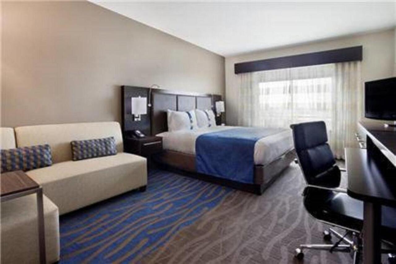 Holiday Inn Hotel & Suites Northwest San Antonio By Ihg Стая снимка