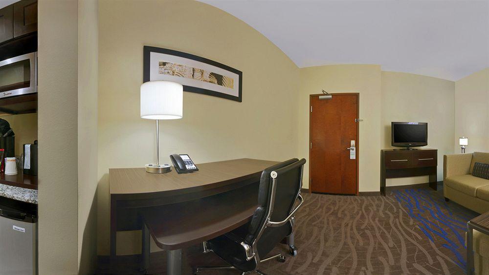Holiday Inn Hotel & Suites Northwest San Antonio By Ihg Екстериор снимка