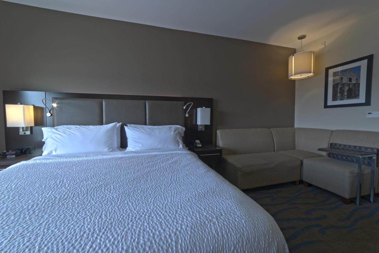 Holiday Inn Hotel & Suites Northwest San Antonio By Ihg Екстериор снимка