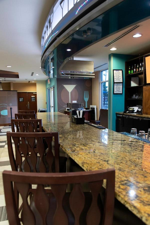 Holiday Inn Hotel & Suites Northwest San Antonio By Ihg Екстериор снимка