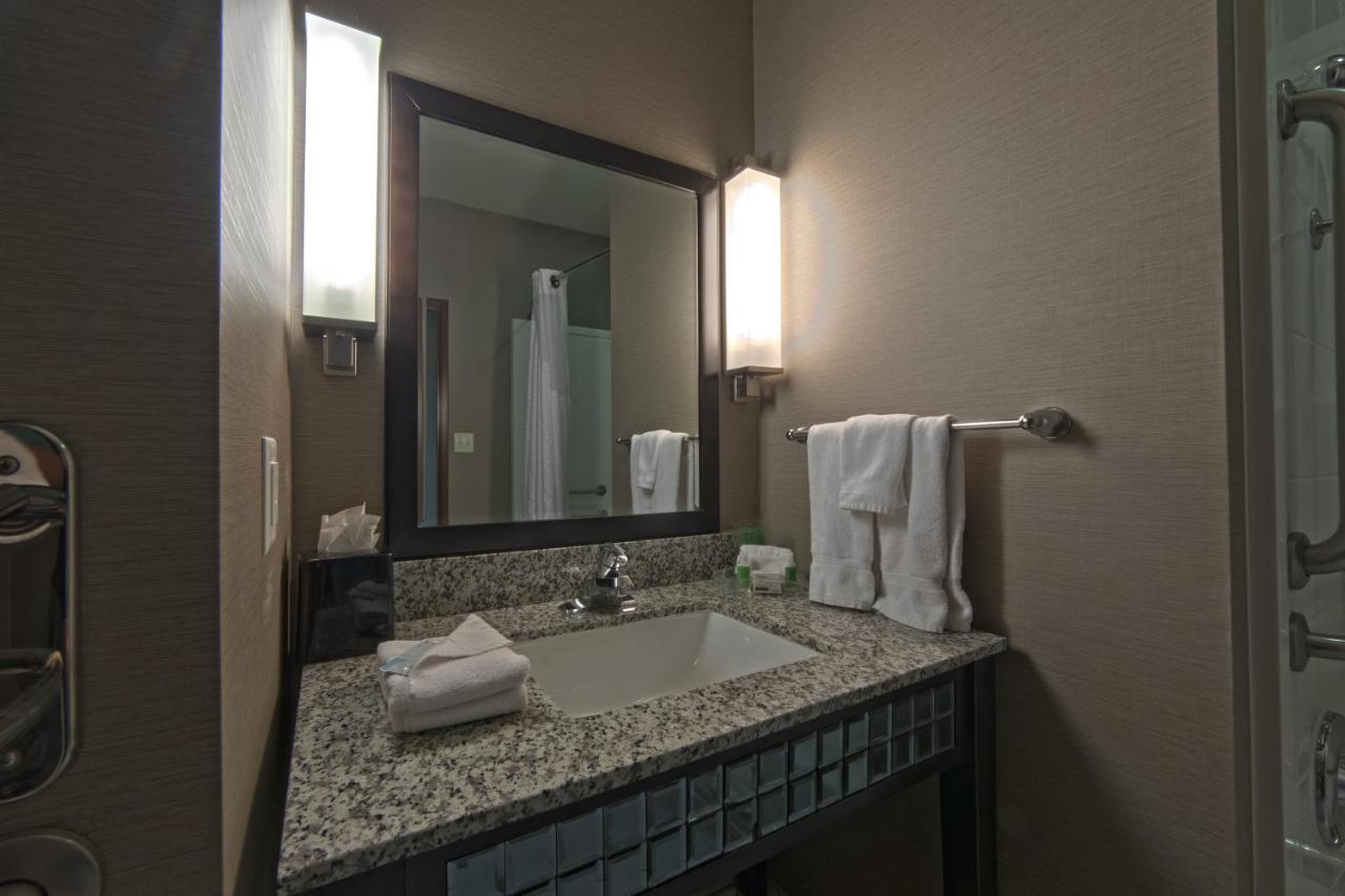 Holiday Inn Hotel & Suites Northwest San Antonio By Ihg Екстериор снимка