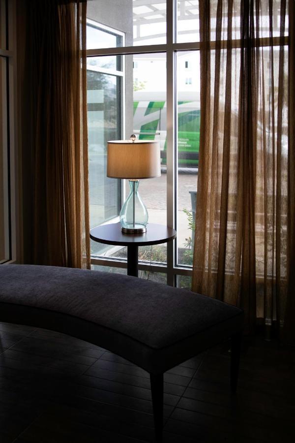 Holiday Inn Hotel & Suites Northwest San Antonio By Ihg Екстериор снимка